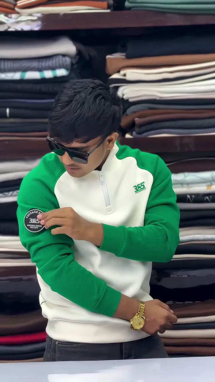 Green & White Colorblock Half‑Zip High‑Neck Fleece Winter Sweatshirt with Arm Badge Detailing for Men